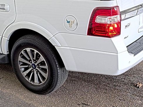 Used 2016 Ford Expedition XLT RWD image 14
