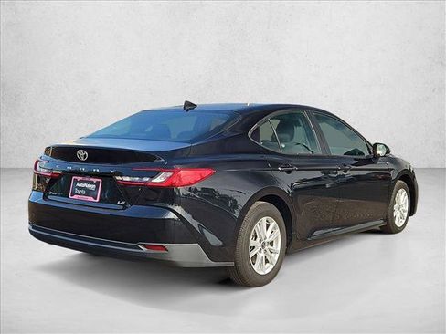 Used 2025 Toyota Camry LE FWD image 5
