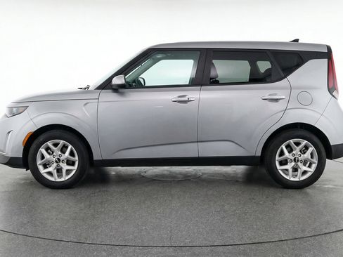 Used 2025 Kia Soul LX w/ LX Technology Package image 5