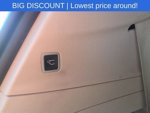 Used 2023 Chrysler Pacifica Touring-L FWD image 16