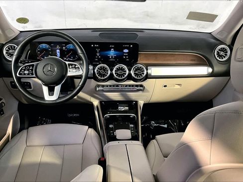 Used 2023 Mercedes-Benz GLB 250 4MATIC image 16