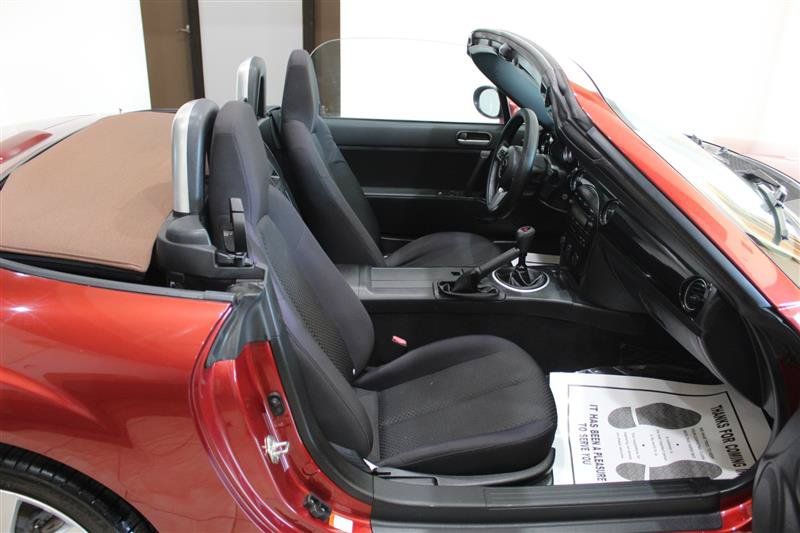 Used 2008 MAZDA MX-5 Miata Touring w/ Suspension Pkg RWD image 22