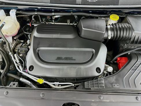 Certified 2024 Chrysler Pacifica Touring-L image 41