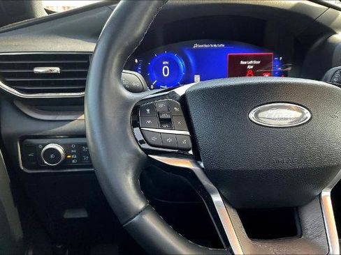 Certified 2022 Ford Explorer Platinum w/ Equipment Group 601A image 11