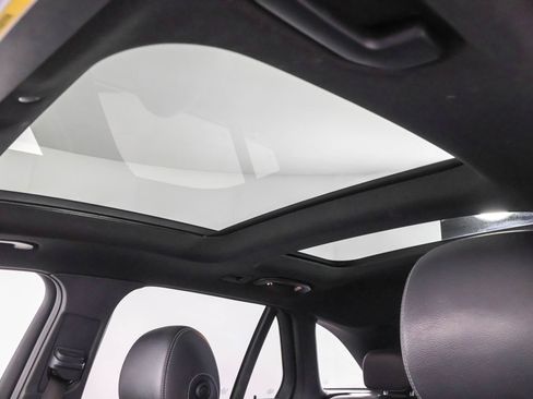 Used 2020 Mercedes-Benz GLC 300 4MATIC image 9