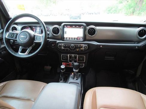 Used 2020 Jeep Gladiator Rubicon w/ Dual Top Group AWD/4WD image 14