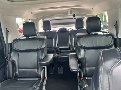 Used 2025 Ford Expedition Platinum AWD/4WD image 17
