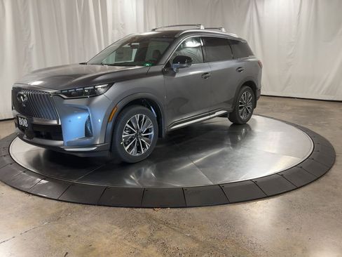 Certified 2026 INFINITI QX60 Luxe w/ Family Package image 4