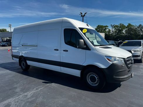 Used 2021 Mercedes-Benz Sprinter 2500 image 6