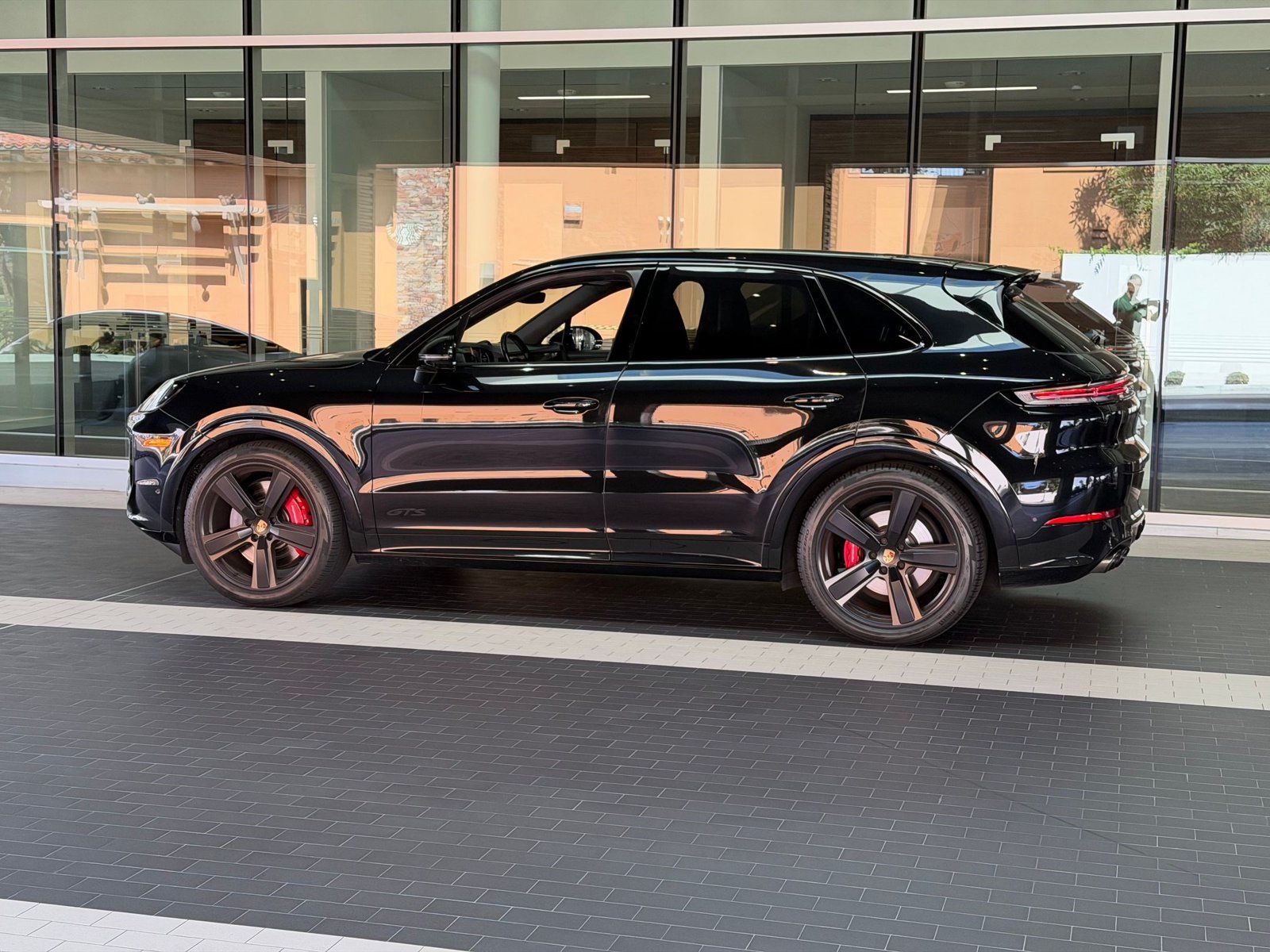 Certified 2025 Porsche Cayenne GTS AWD/4WD image 8