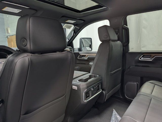 New 2026 Chevrolet Silverado 3500 High Country w/ Midnight Edition AWD/4WD image 17