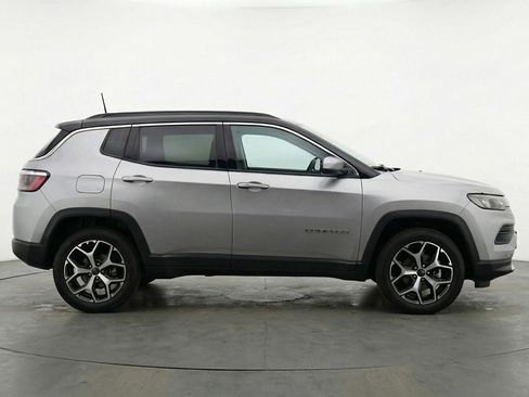 Used 2025 Jeep Compass Limited AWD/4WD image 11