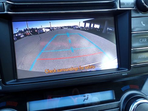 Used 2013 Toyota RAV4 XLE image 20