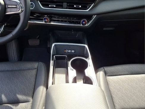 Used 2025 Chevrolet Equinox LT w/ Convenience Package II AWD/4WD image 17