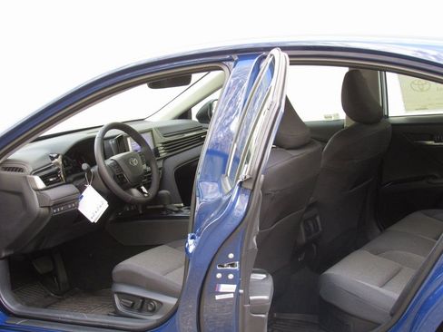 New 2025 Toyota Camry LE w/ Convenience Package AWD/4WD image 14