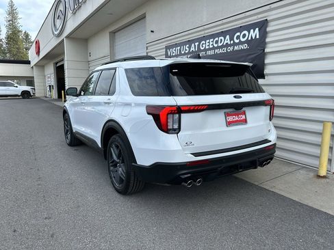 Used 2025 Ford Explorer ST AWD/4WD image 6