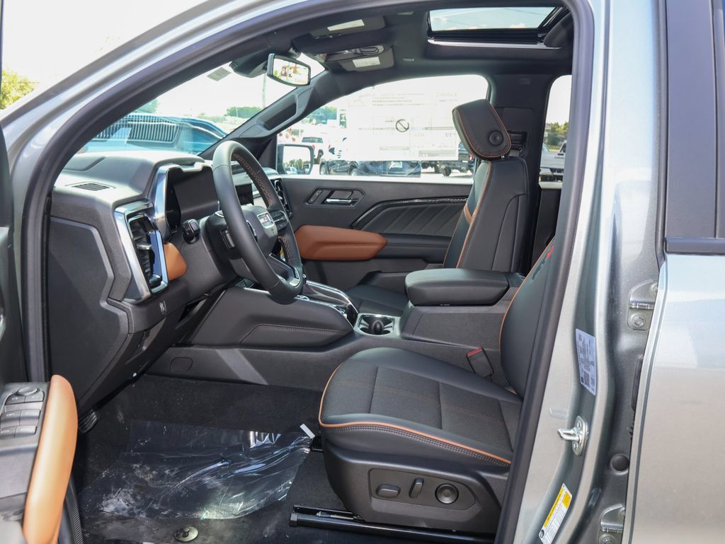 New 2026 GMC Canyon AT4 w/ Technology Plus Package AWD/4WD image 9