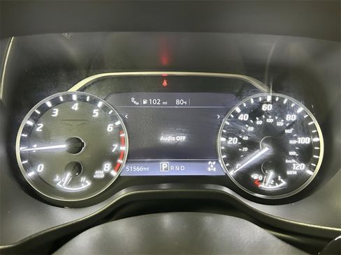 Used 2022 Nissan Titan SV image 16