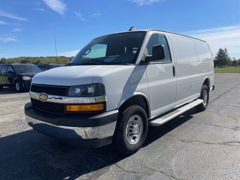 Used 2024 Chevrolet Express 2500 w/ Driver Convenience Package image 7