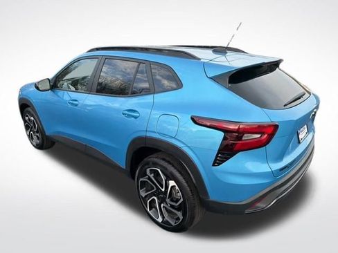 Used 2025 Chevrolet Trax RS w/ Sunroof Package image 4