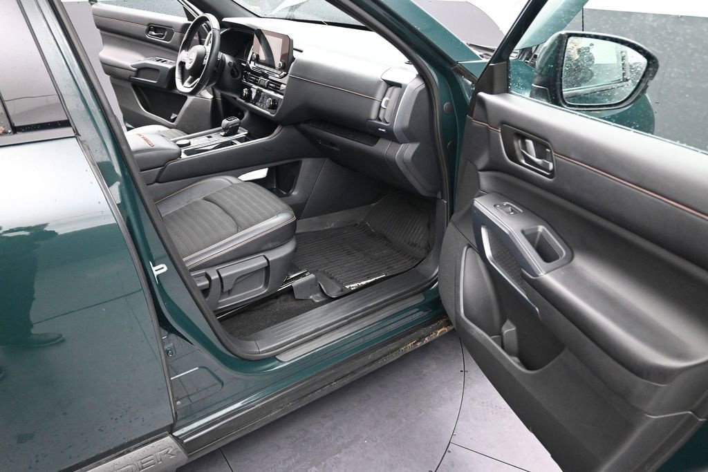 Certified 2025 Nissan Pathfinder Rock Creek AWD/4WD image 14