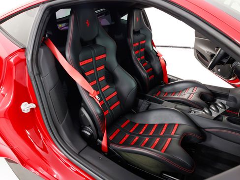 Used 2019 Ferrari 488 Pista image 33