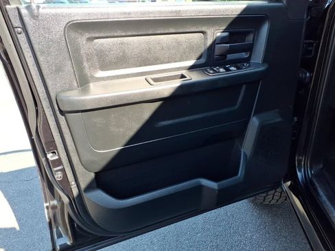 Used 2018 RAM 1500 Express w/ Express Value Package AWD/4WD image 16