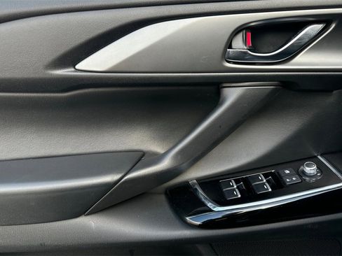 Used 2023 MAZDA CX-9 Touring image 11