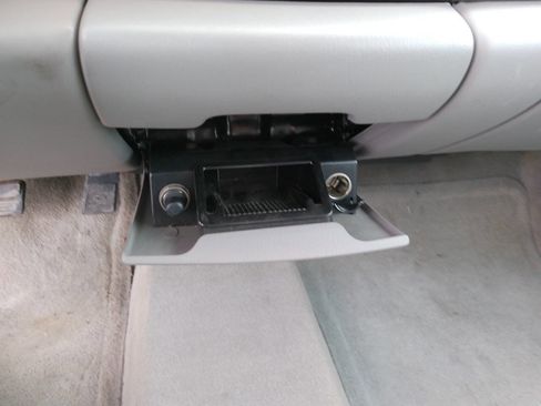 Used 2004 Buick Le Sabre Custom image 39