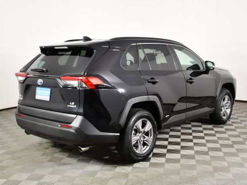 Used 2024 Toyota RAV4 LE AWD/4WD image 6