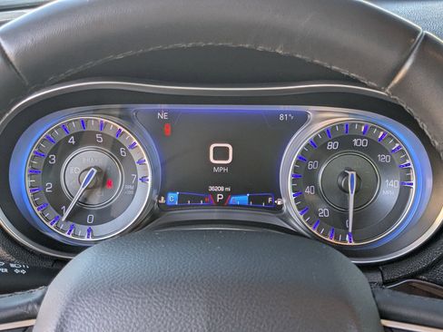 Used 2015 Chrysler 300 Limited w/ Driver Convenience Group image 14