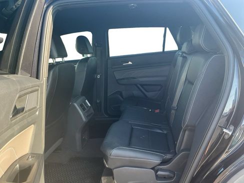 Used 2021 Volkswagen Atlas Cross Sport SE FWD image 21