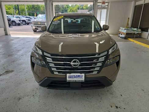 Used 2024 Nissan Rogue SV w/ SV Premium Package AWD/4WD image 8
