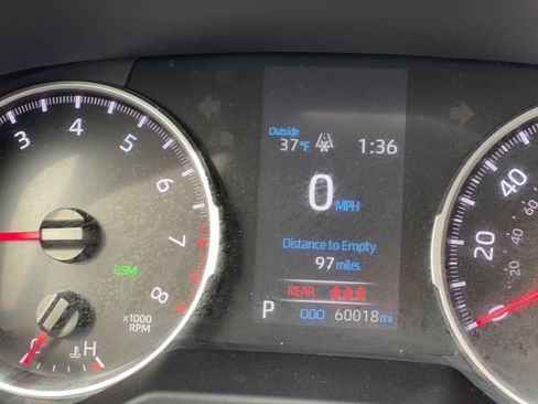 Used 2022 Toyota RAV4 XLE AWD/4WD image 23