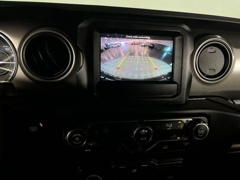 Used 2023 Jeep Wrangler Unlimited image 21