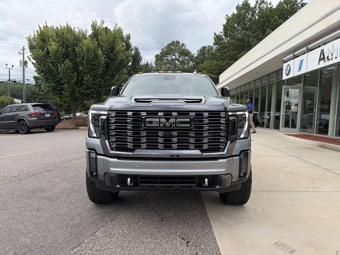 Used 2024 GMC Sierra 2500 Denali Ultimate w/ Max Trailering Package AWD/4WD image 3