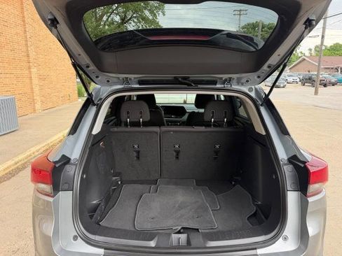 Used 2025 Chevrolet TrailBlazer LT AWD/4WD image 10