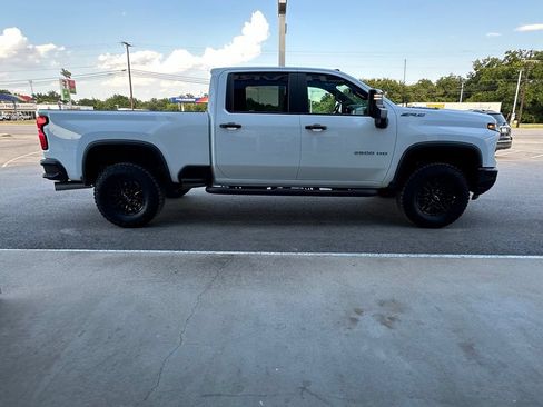 Used 2026 Chevrolet Silverado 2500 ZR2 AWD/4WD image 14