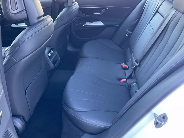 Used 2025 Mercedes-Benz E 350 4MATIC Sedan image 25