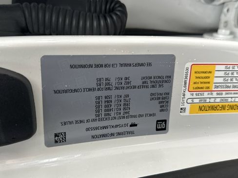 Used 2021 Cadillac Escalade Sport w/ Driver Assist Tech Package image 39