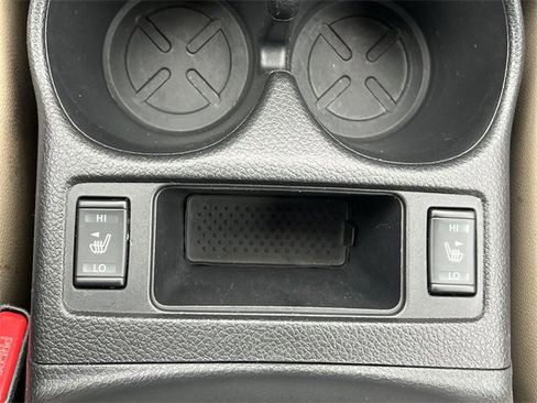 Used 2019 Nissan Rogue SV w/ Premium Package image 17