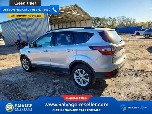 Used 2017 Ford Escape SE w/ Equipment Group 201A image 3