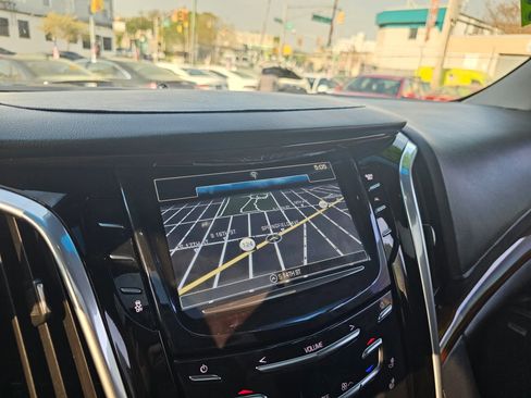 Used 2020 Cadillac Escalade Luxury RWD image 27