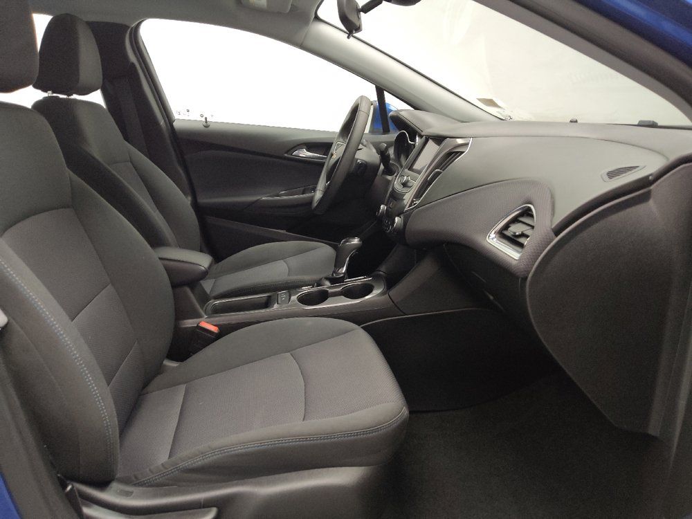 Used 2019 Chevrolet Cruze LT w/ Convenience Package FWD image 21