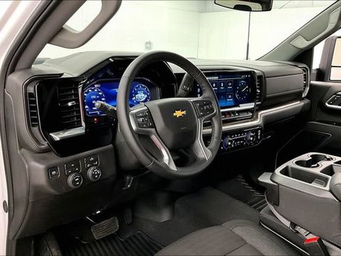 Used 2025 Chevrolet Silverado 2500 LT w/ Convenience Package AWD/4WD image 16