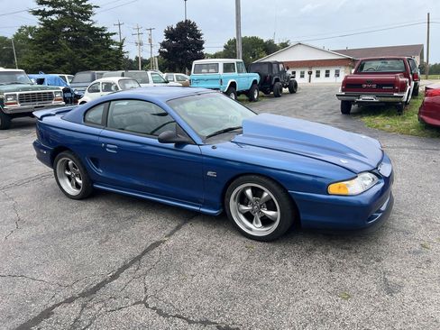 Used 1994 Ford Mustang GT RWD image 3