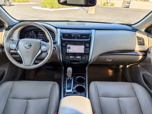 Used 2014 Nissan Altima 2.5 SL w/ Technology Package image 11