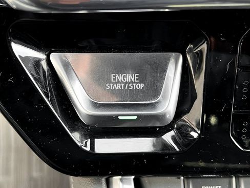 Used 2024 GMC Sierra 2500 Denali image 8