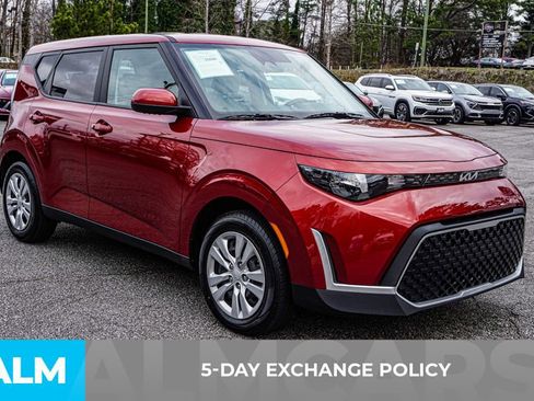 Used 2025 Kia Soul LX image 4
