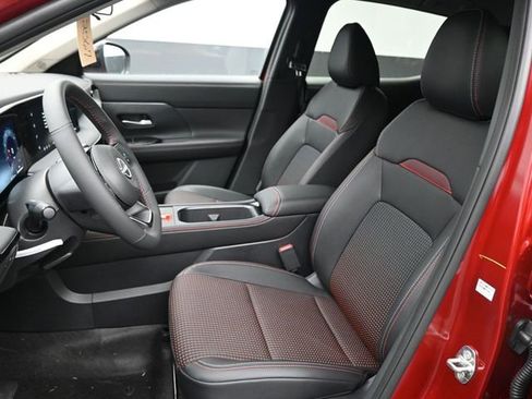 New 2026 Nissan Kicks SR FWD image 19